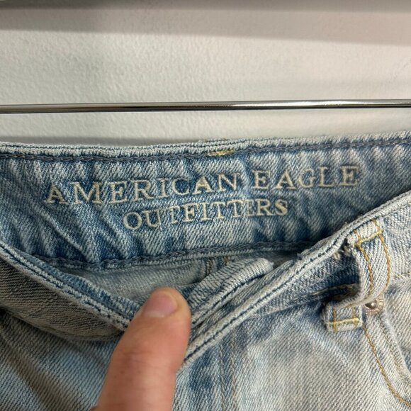 American Eagle Outfitters Light Wash Blue Denim Jean Distressed Shorts Size 2 - Picture 2 of 5